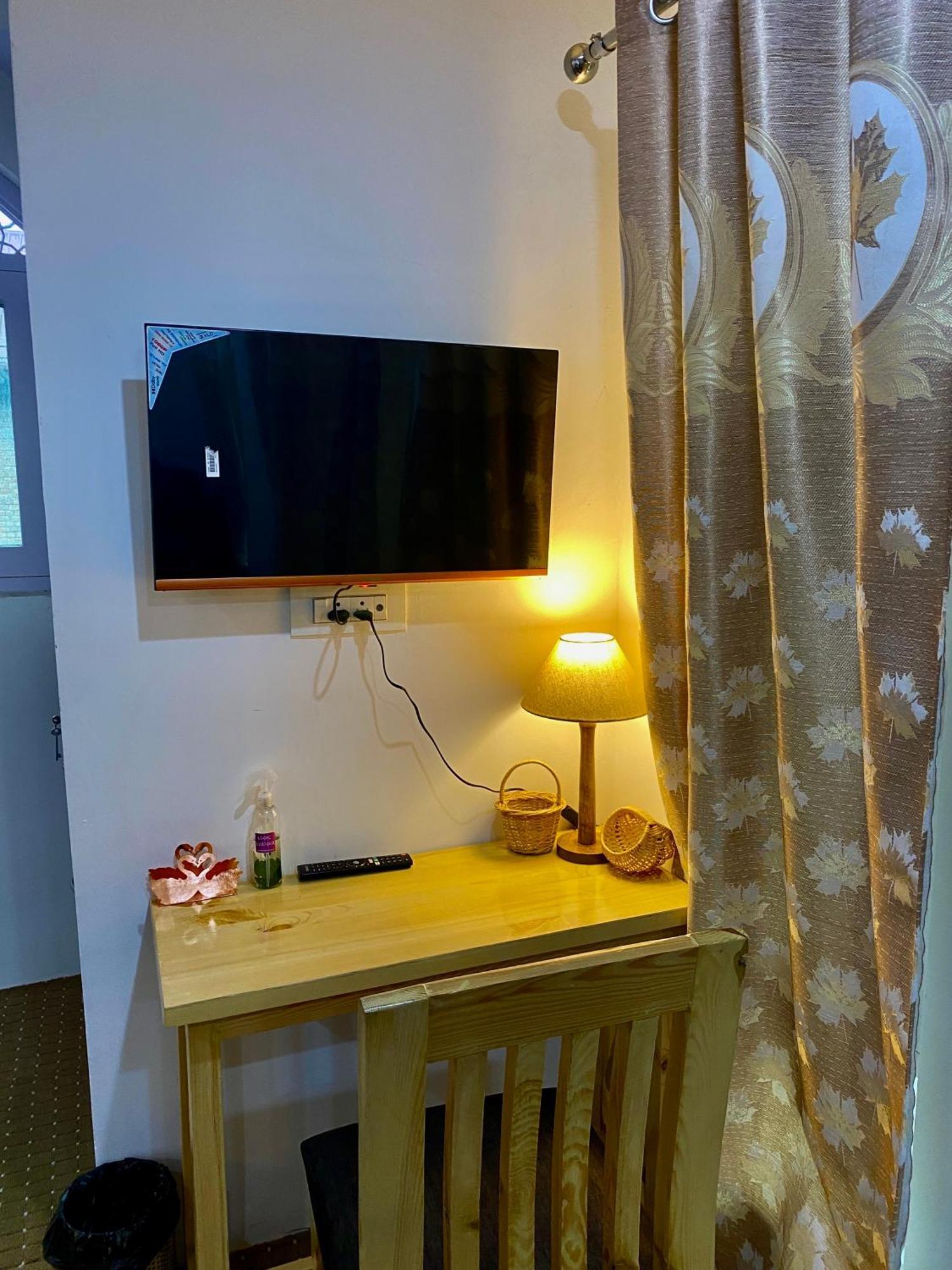 Al Jalal Resort Srīnagar Zewnętrze zdjęcie