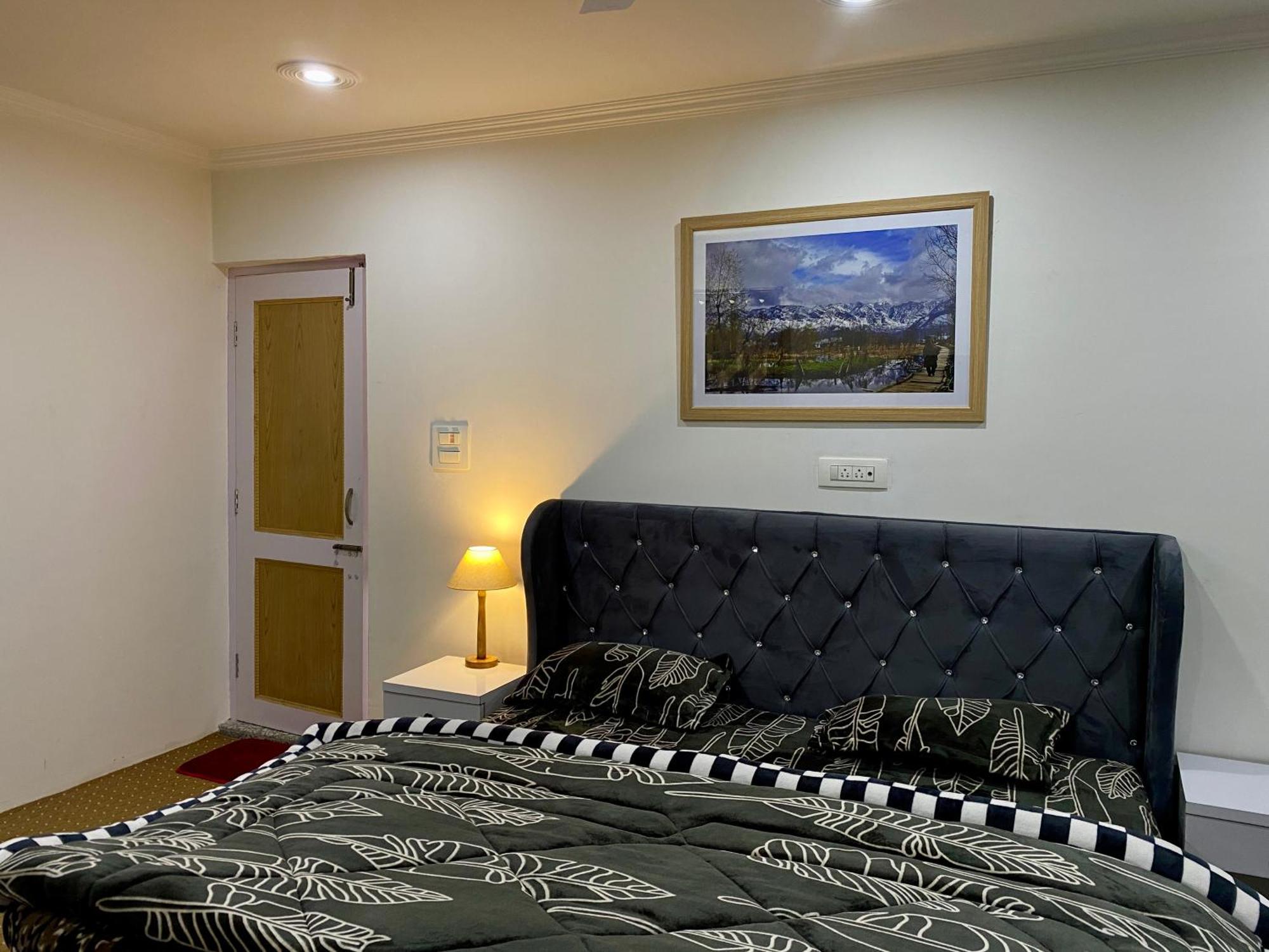 Al Jalal Resort Srīnagar Zewnętrze zdjęcie
